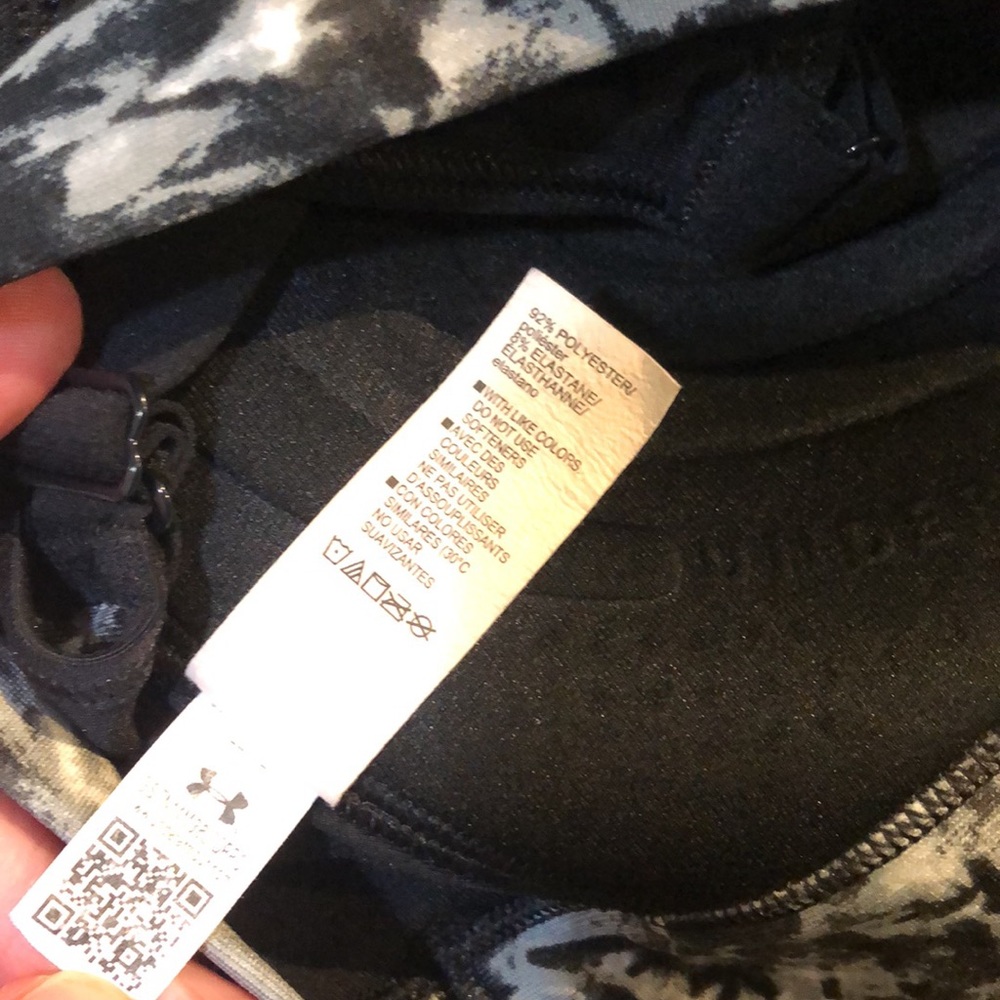 Black and White Under Armour sports bra - Picture 5 of 9
